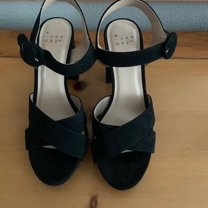 Neverworn! Black heels